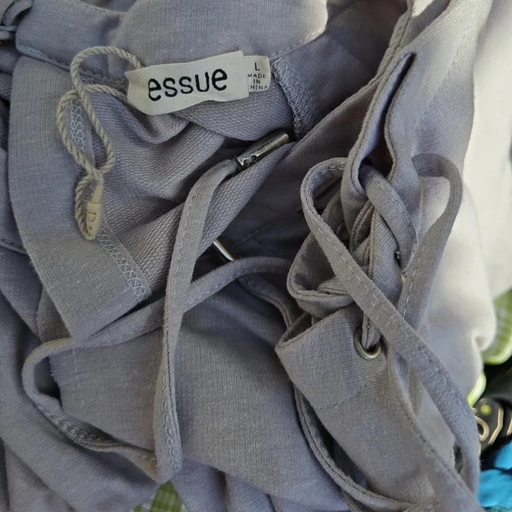 Essue Lavender Drawstring Romper - Picture 6 of 6
